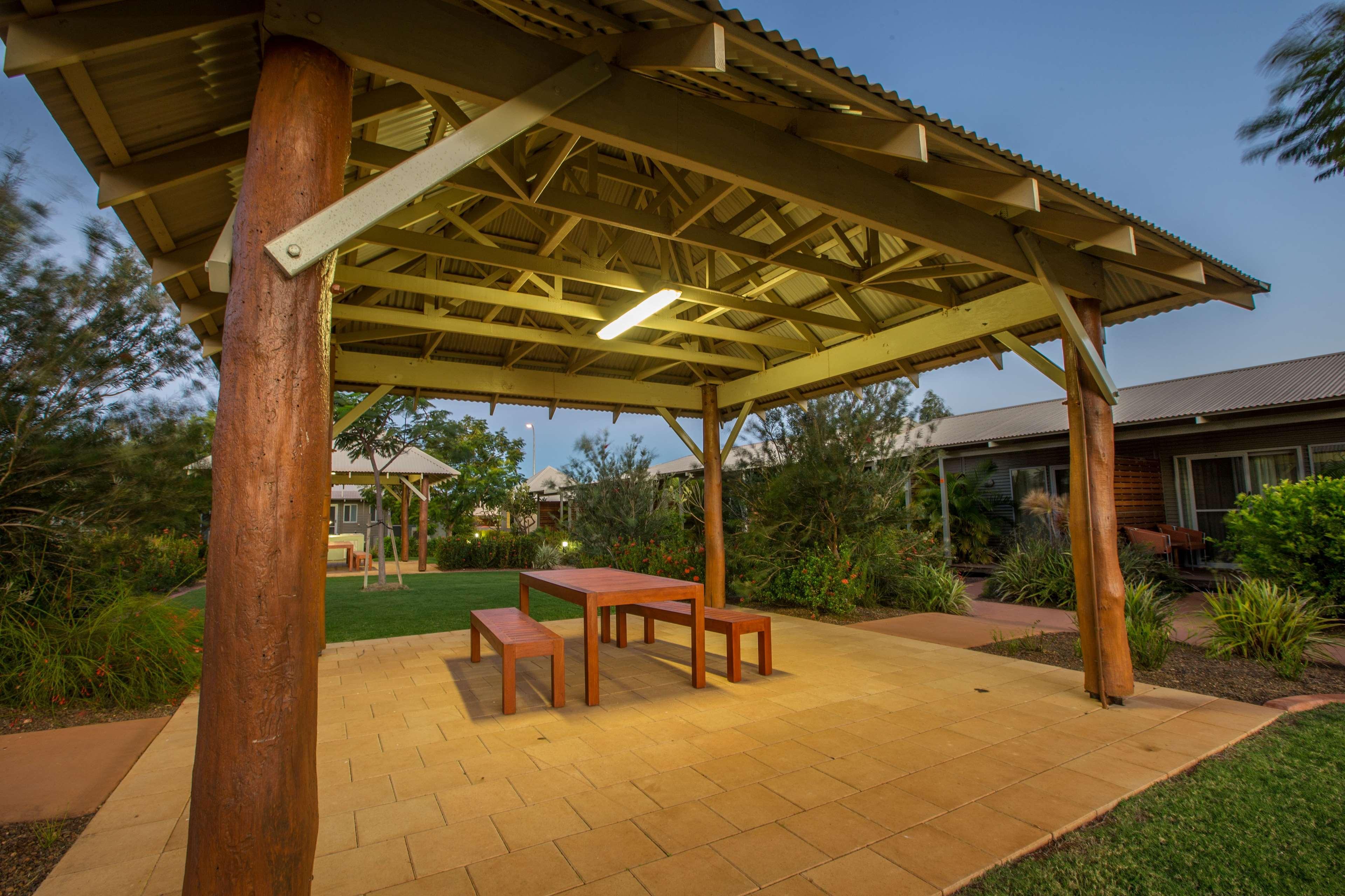 Western Woodland Hills Hotel 3*